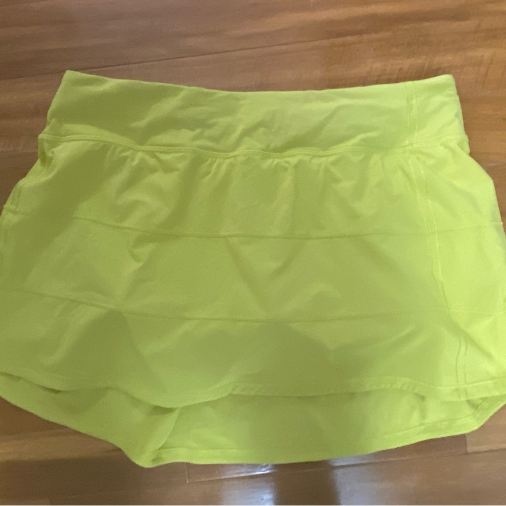 Lulu Lemon yellows tennis skirt